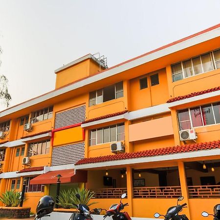 Oyo 18794 Hotel Colva Plaza Luaran gambar