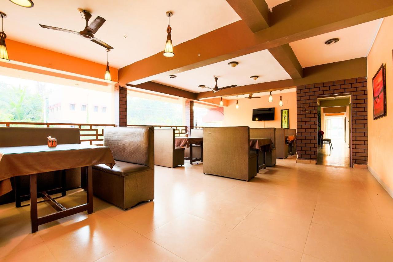 Oyo 18794 Hotel Colva Plaza Luaran gambar
