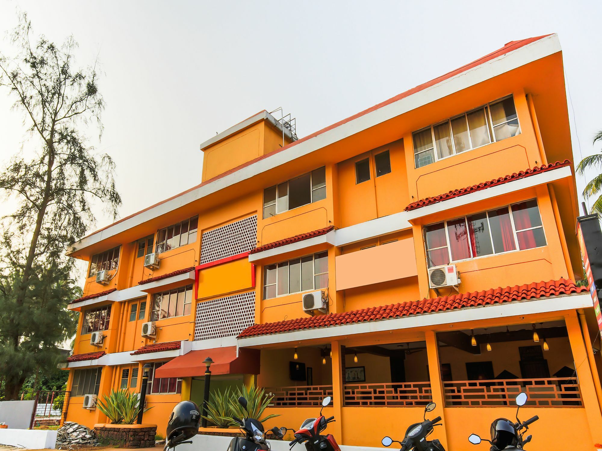Oyo 18794 Hotel Colva Plaza Luaran gambar