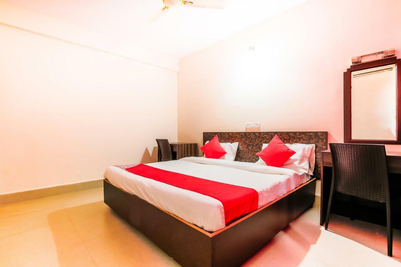 Oyo 18794 Hotel Colva Plaza Luaran gambar